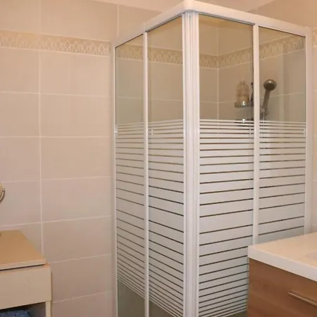 Climatise Avec 2 Chambres, Terrasse Et Garage A - Fr-1-100-218 Lejlighed